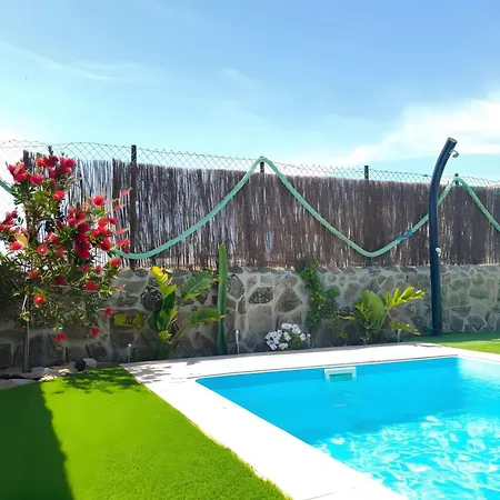 Con Piscina Cerca De La Playa *